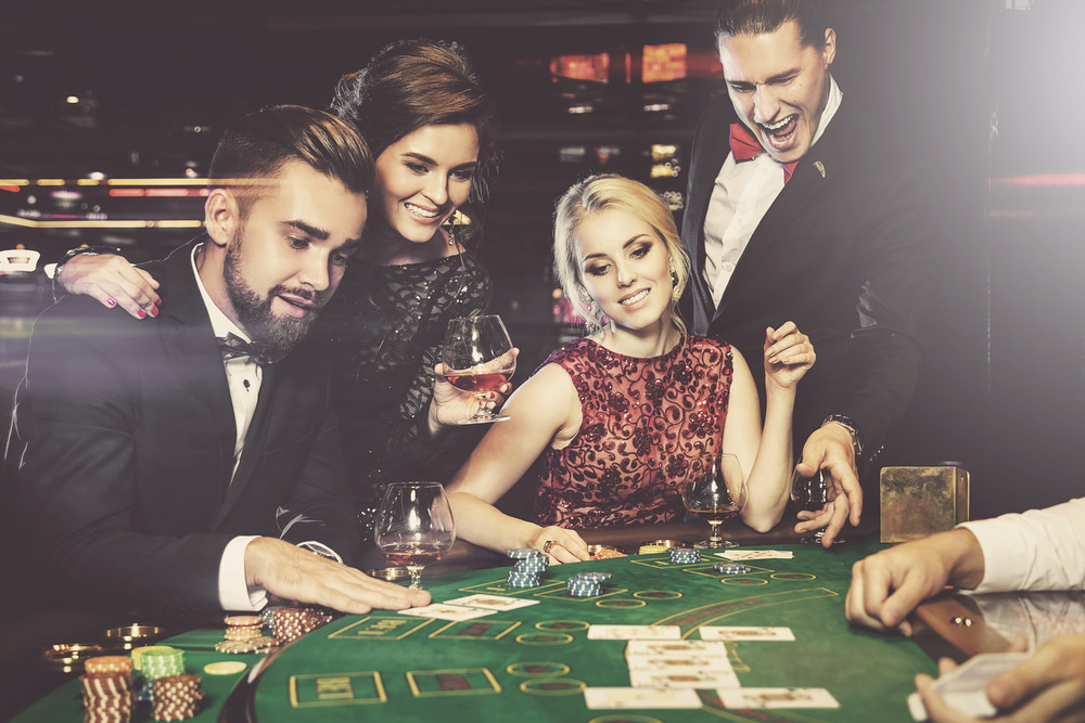 The Role of Casino Hosts: Online VIP Programs vs. In-Person Concierge Services